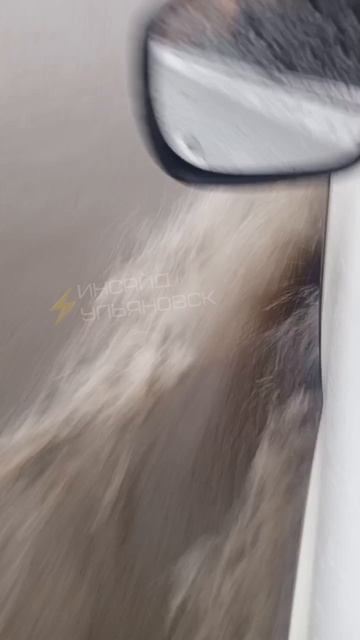 🌊 В Ульяновске потоп после первого хорошего дождика.   Где ливнёвки? 🤔