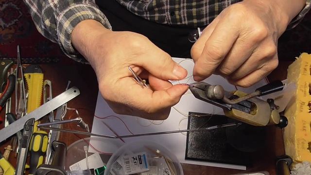 Жёлтая рифлённая резина с люрексом на хариуса