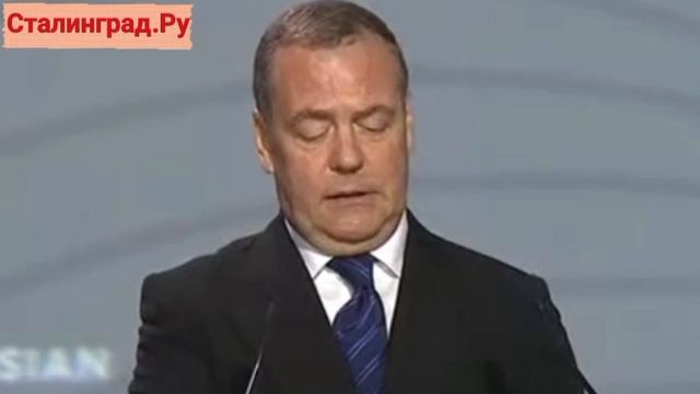 Медведев: решающий вклад в сокрушительное поражение Гитлера внёс СССР, что бы об этом ни говорили...