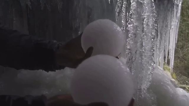 Водопад с шариками