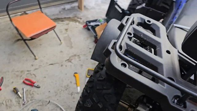 устанавливаю расширители арок на квадроцикл  Lion Warrior 20