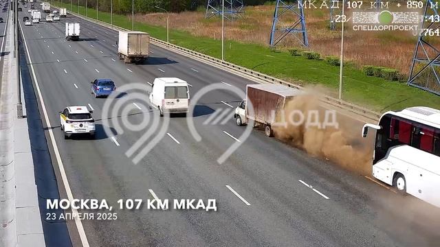 Балбес за рулём автобуса🤬