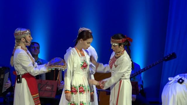 Как правильно одевают невесту на марийской свадьбе