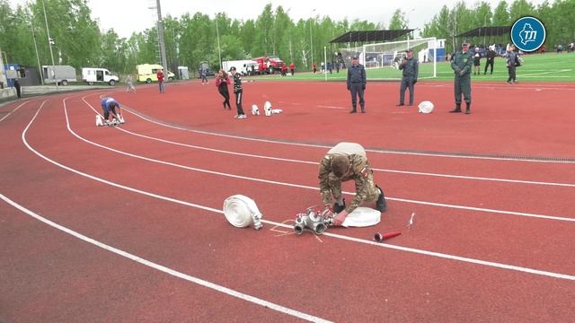 Дружины юных пожарных спорят за звание лучших на областных соревнованиях в Тюмени