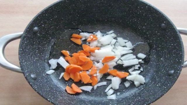 Тефтели с картофелем и баклажанами в сметане