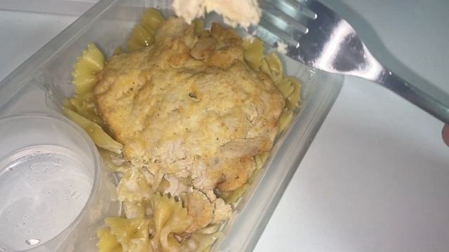 Самокат "Фарфалле  с куриной котлетой и грибным соусом