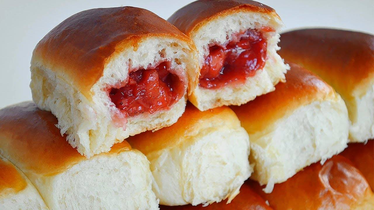 Сдобные, пышные пирожки с клубникой🍓Как приготовить начинку из замороженной клубники?