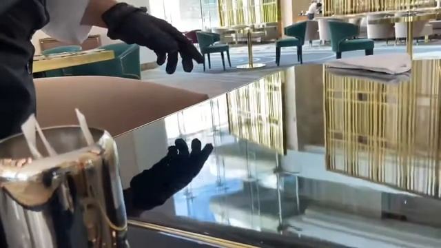 Как убирать со стола и делать сервировку?