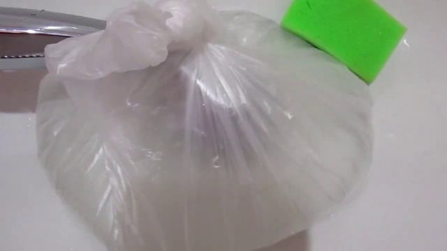 А ВЫ ЗНАЛИ? как легко очистить от налёта душевую лейку.