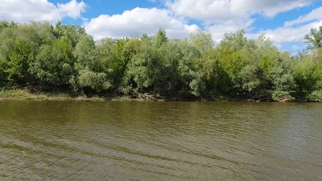 На теплоходе музыка играет... Дон.