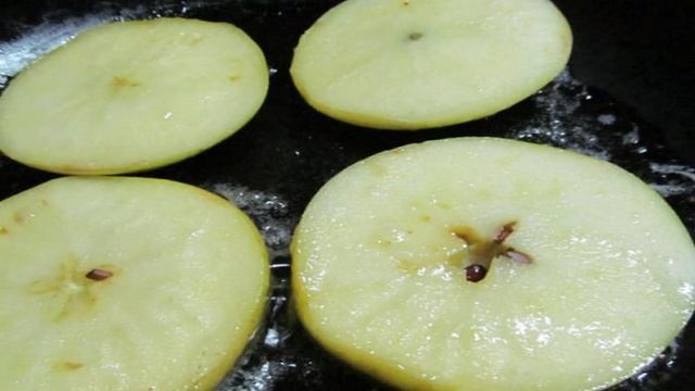 Сэндвич из яблока и творога