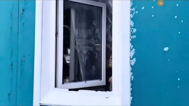 Слово Дед мороза шапка на асфальте
