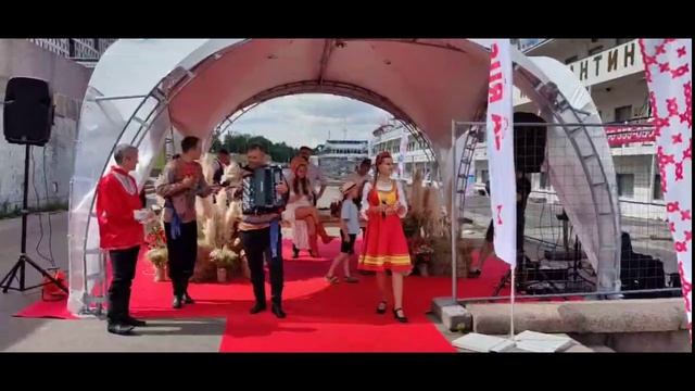 Балалаечник и фолк-группа - ТО «ШоуГрад» 8(911)921-52-62 Организация и проведение шоу в СПб!