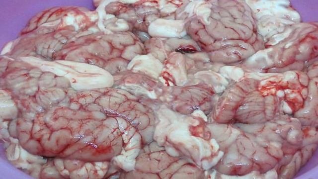 Мозги запечкнные с помидором и сыром