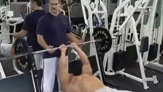 Жим штанги лежа узким хватом трицепсовый стиль упражн