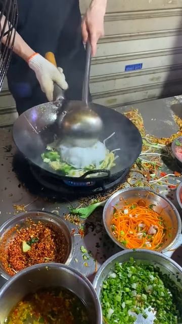 -MR_JUaE5UY - Lifestyle Beautiful Train Teppanyaki street food,restaurant,BBQ,Pub street#Short#Short