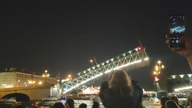 разводка моста,вид с воды