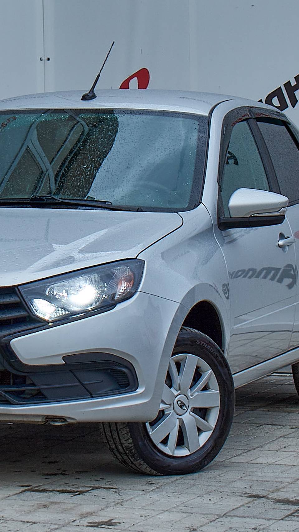 Обзор на LADA (ВАЗ) Granta Седан NEW 1.6 5MT 2022г
