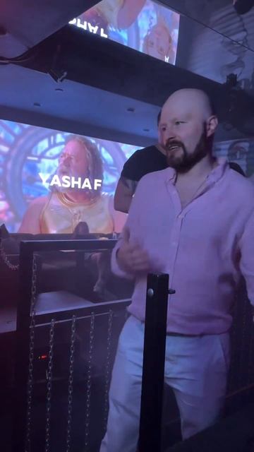 Когда очень хочется к диджеям  #вечеринка #музыка #afrohouse #ночнойклуб #праздник #юмор #москва