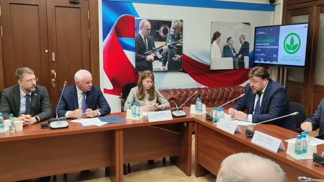 На заседании фракционной группы "Единая Россия" обсудили вопросы доступности лизинга для аграриев