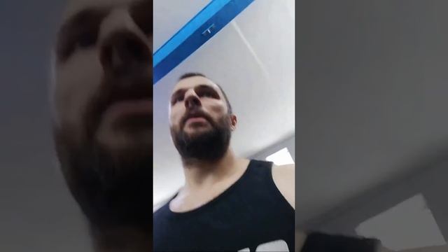 Сгибание Рук Стоя С EZ - Грифом