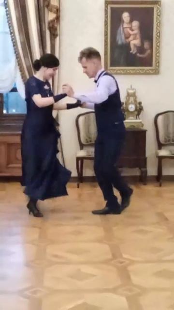 VID_20250517_Танцуют Олег и Ирина