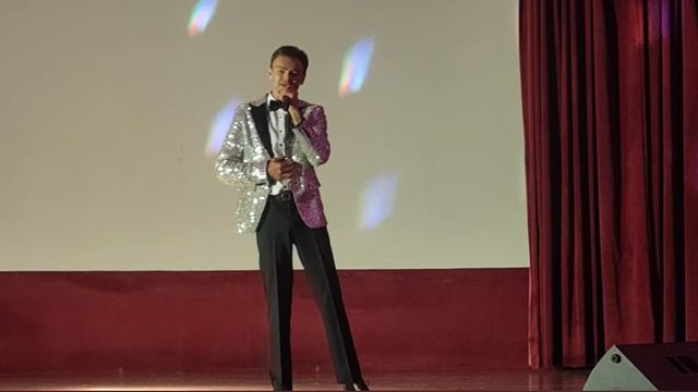Малыш,не знающий войны
музыка и слова Алена Жукова
исполняет Алексей Алов