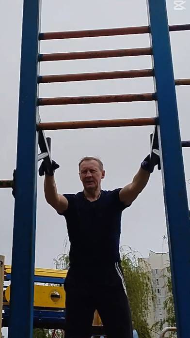 Дед 60+лет. Отжимание как просили...