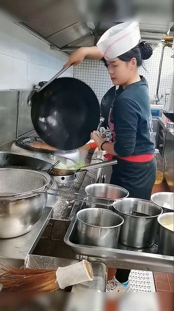 oEHliGnULXo - Lifestyle Beautiful Train Teppanyaki street food,restaurant,BBQ,Pub street#Short#Short