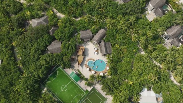 Отель JW Maldives |BE TOGETHER_Family moments (landscape)