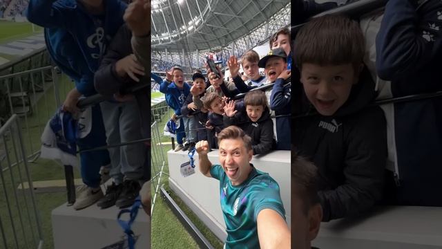 А ты за кого болеешь? #морозовы #акрон #футбол