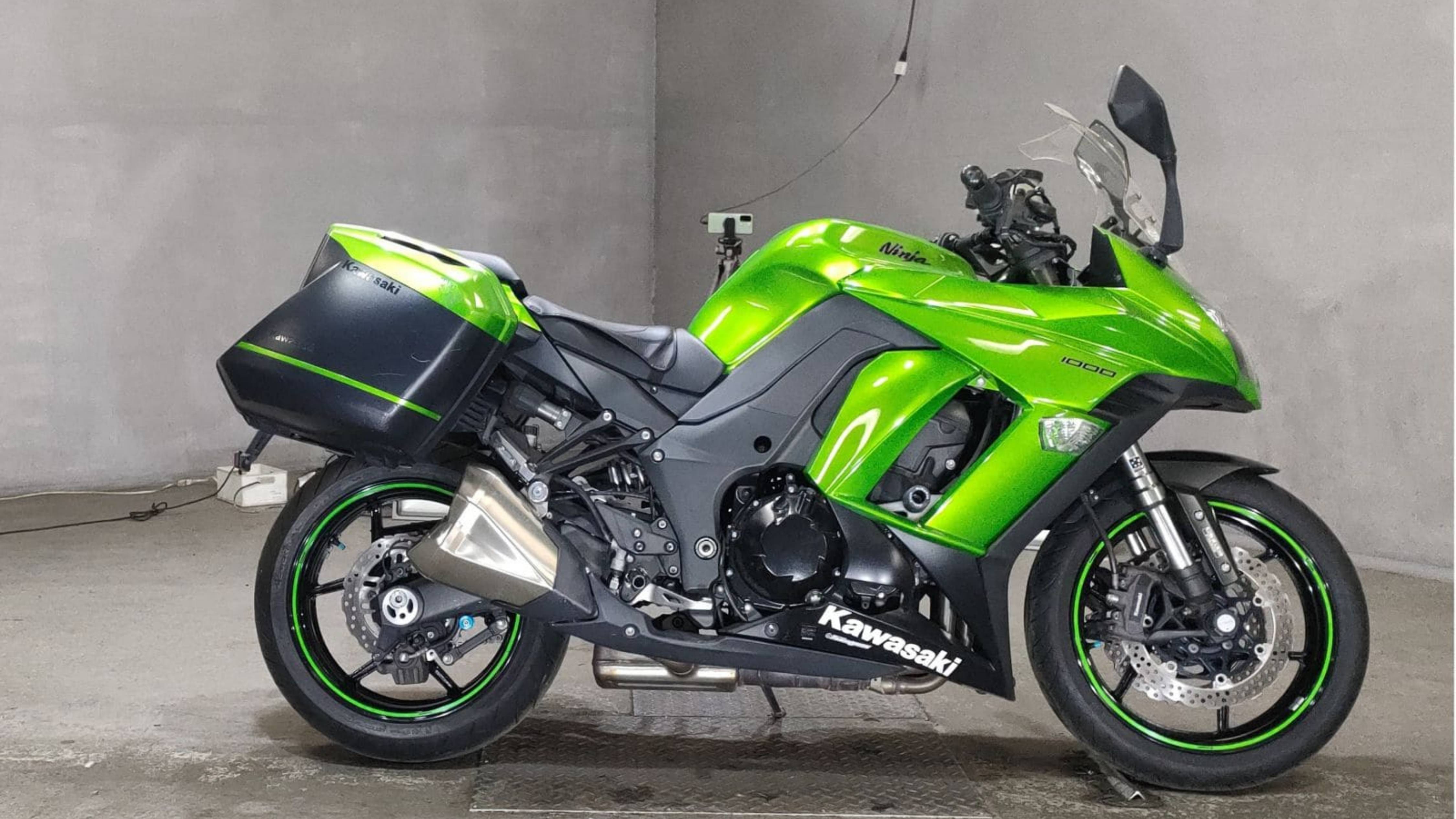 Видеообзор Kawasaki Ninja Z1000SX 2016
