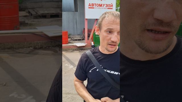 На #дим2025 собралось 164 автомобиля марки "Москвич", о чем нам поведал Петр