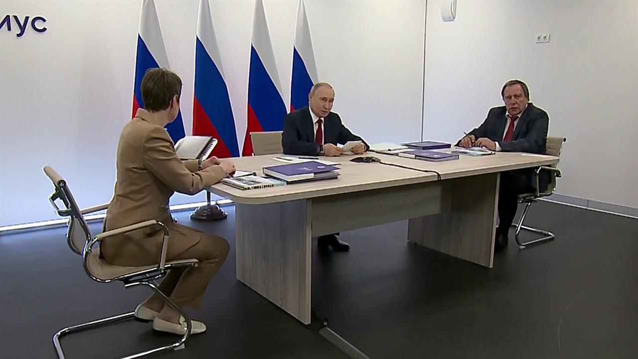 Владимир Путин предложил расширить программу грантовой поддержки для одаренных студентов в сфере ...