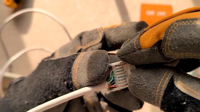 Как установить интернет/телефонную розетку