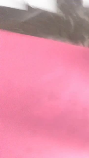 Подари радость! Белые розы в розовой упаковке.