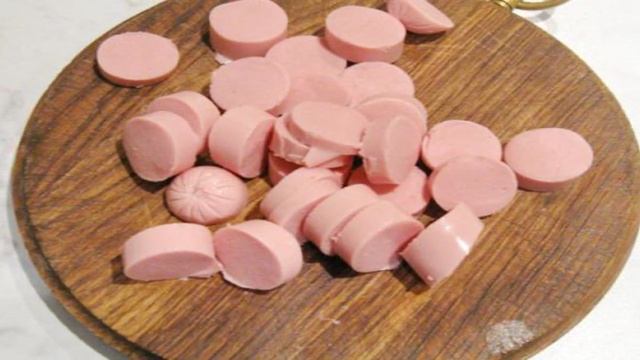 Омлет с сосисками и зеленым луком