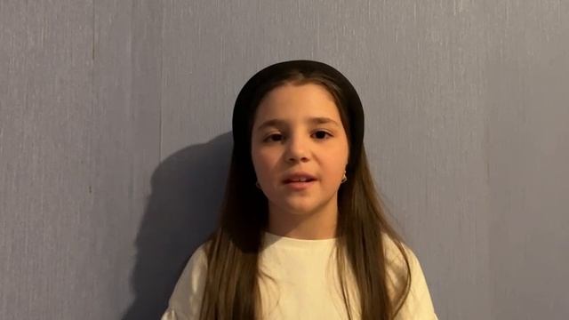 "Мама не любит Папу"
читает Кузнецова Евгения Дмитриевна.