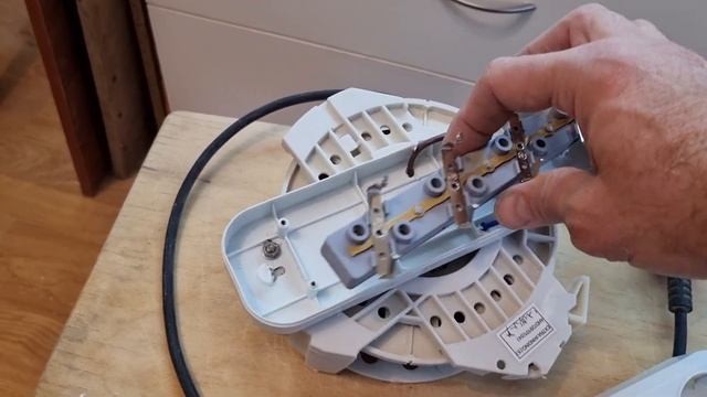 Удобный удлинитель со сматыванием шнура