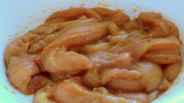 Куриные грудки на шпажках