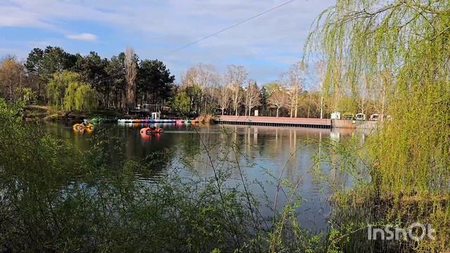 КИШИНЁВ. Вечером в парке"Долина Роз".(4.04.25).