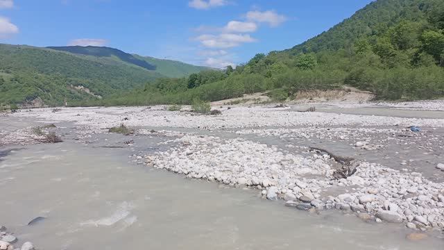Водопад "Тыжынты"/"Девичьи слёзы"/"Мохнатый" и р.Черек Хуламский.20.05.25