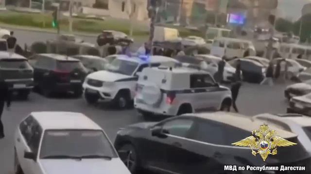 За два дня полиция задержала 67 малолетних участников беспорядков в Махачкале.

С улицы Камаева были