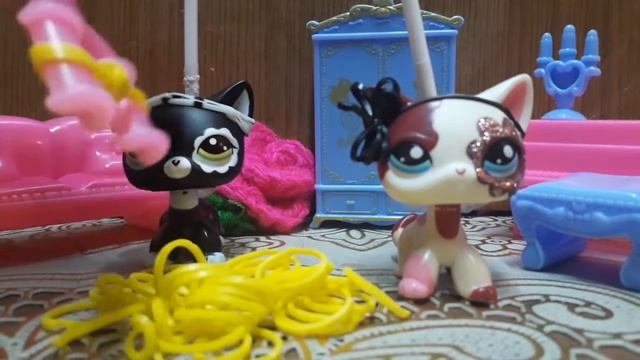 LPS: как сделать бантик и шарфик из резинок