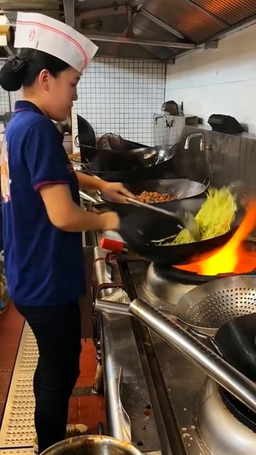 xPoIfFZz8UY - Teppanyaki on street food,restaurant,BBQ,Pub street#Short#Shorts