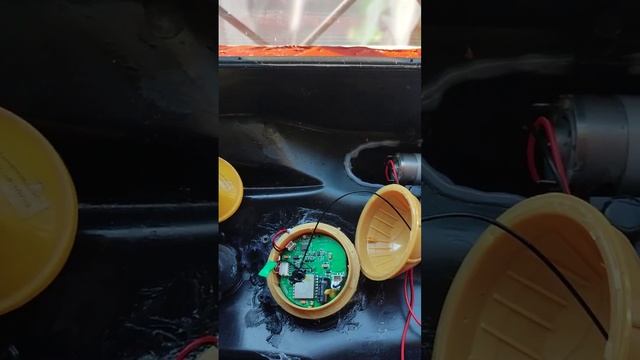 Врезка эхолота FF288 в кораблик,тест на воде, дальность более 250м.