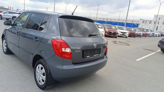 Skoda Fabia 1,2 л. Бензин МКПП  (70 л.с.) 2013