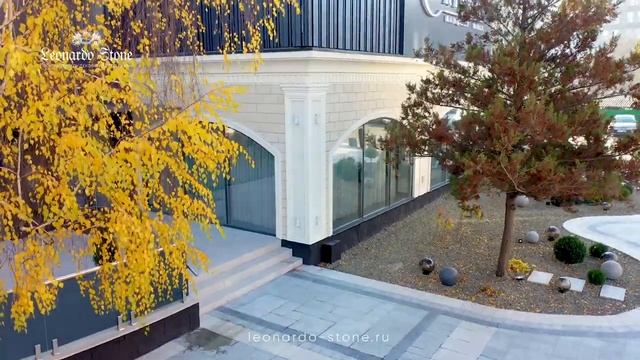 Отделка ресторана искусственным камнем