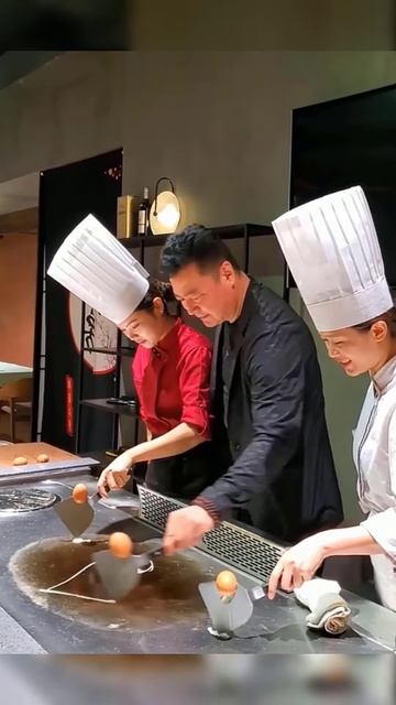 wa4uQvFz_rc - Lifestyle Beautiful Train Teppanyaki street food,restaurant,BBQ,Pub street#Short#Short