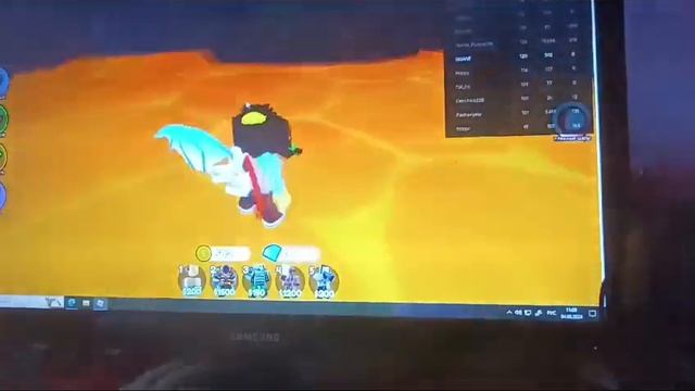 где найти все мячи в toilet tower defens roblox